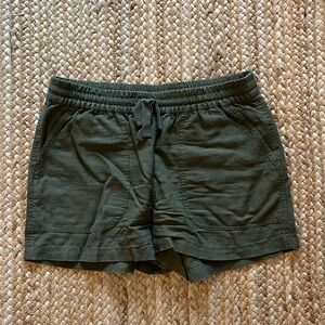 J Crew Seaside short in linen blend green